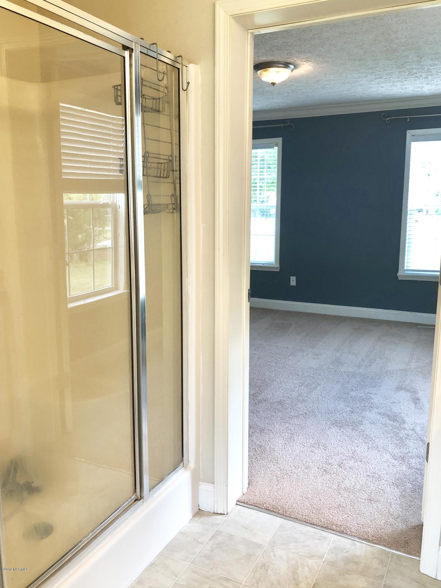 558 Newport Loop Road Newport, NC 28570 - Photo 27 of 31 Shower