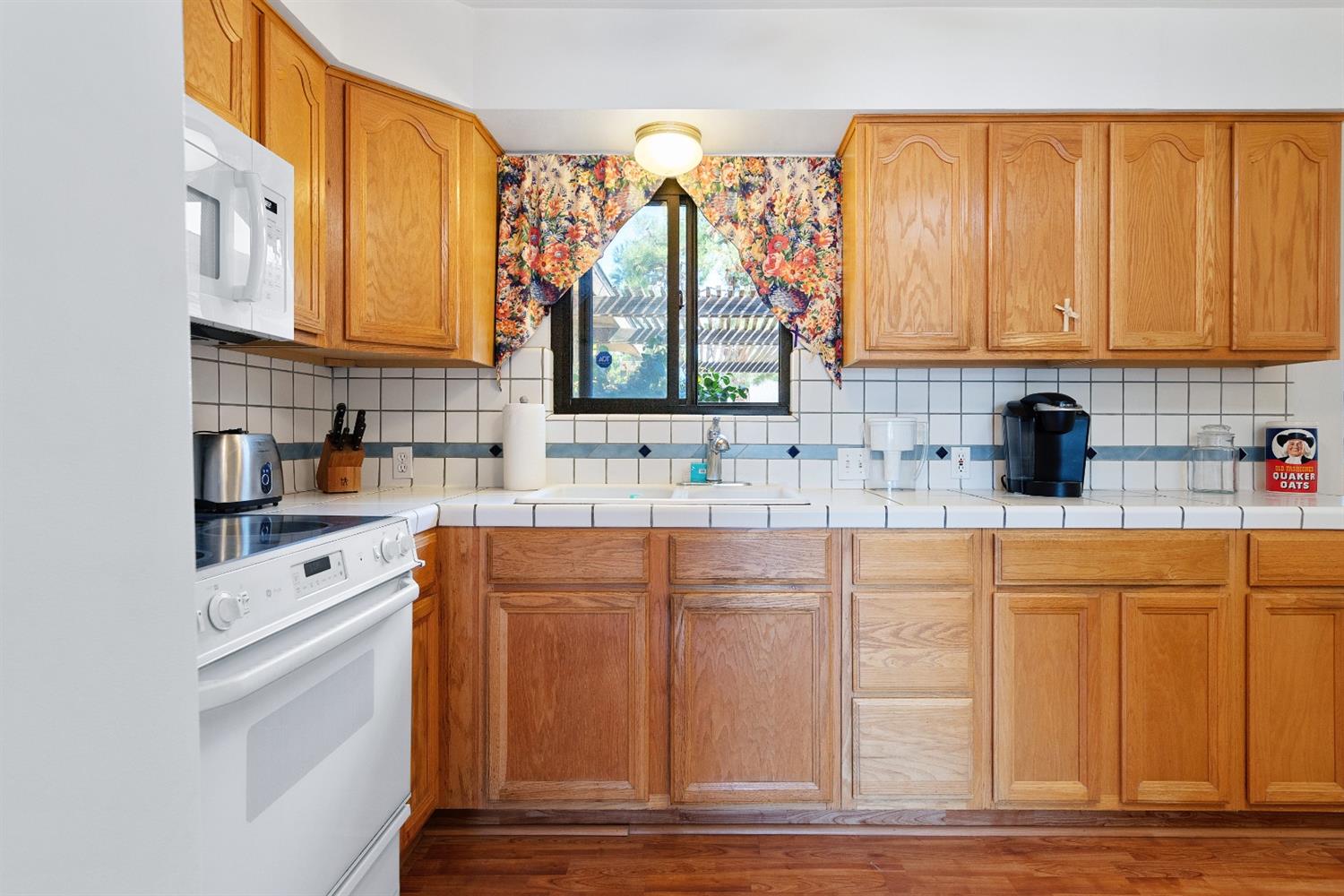 881 West Alamos Avenue Clovis, CA 93612 - Photo 11 of 32