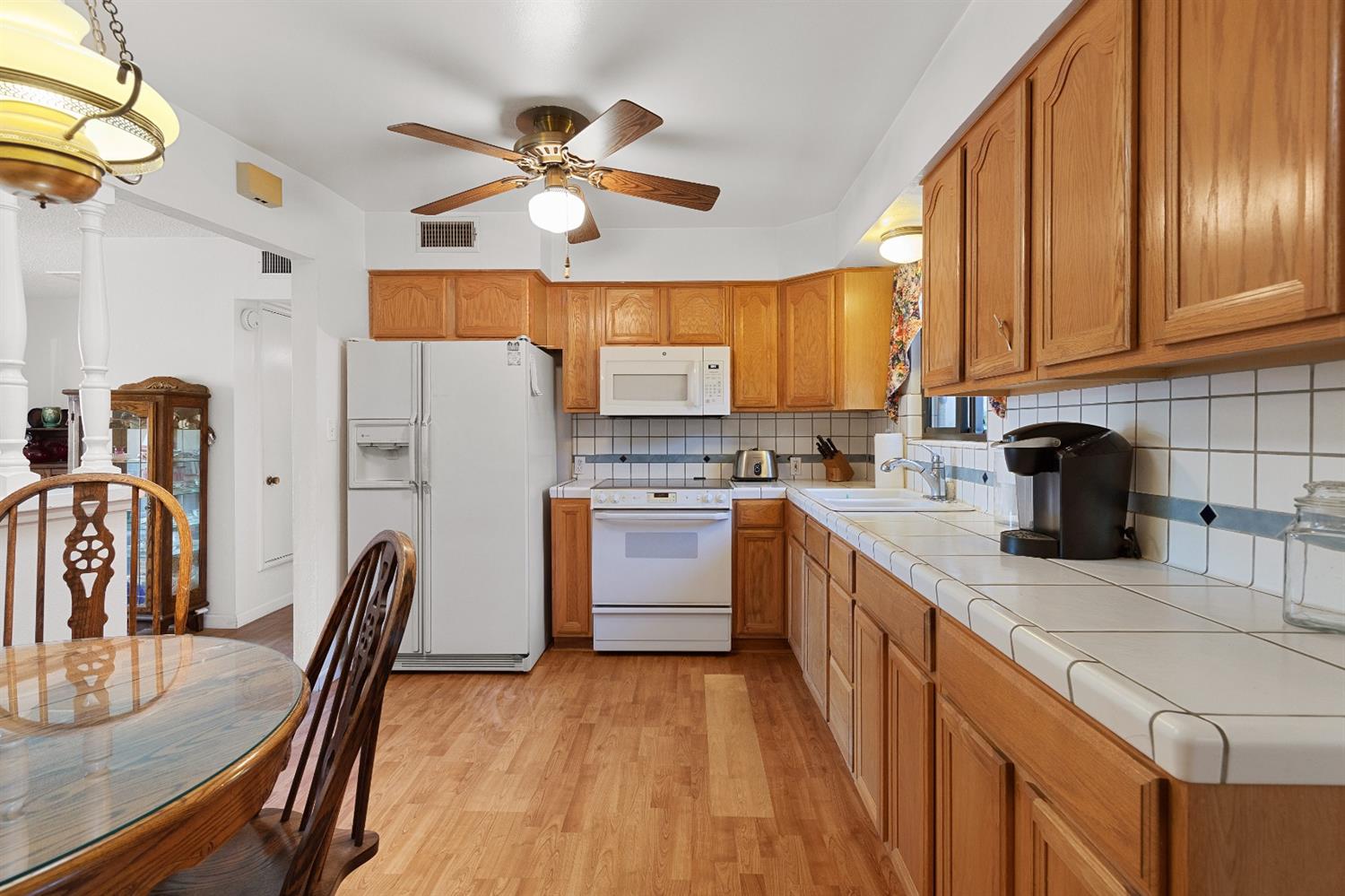 881 West Alamos Avenue Clovis, CA 93612 - Photo 12 of 32