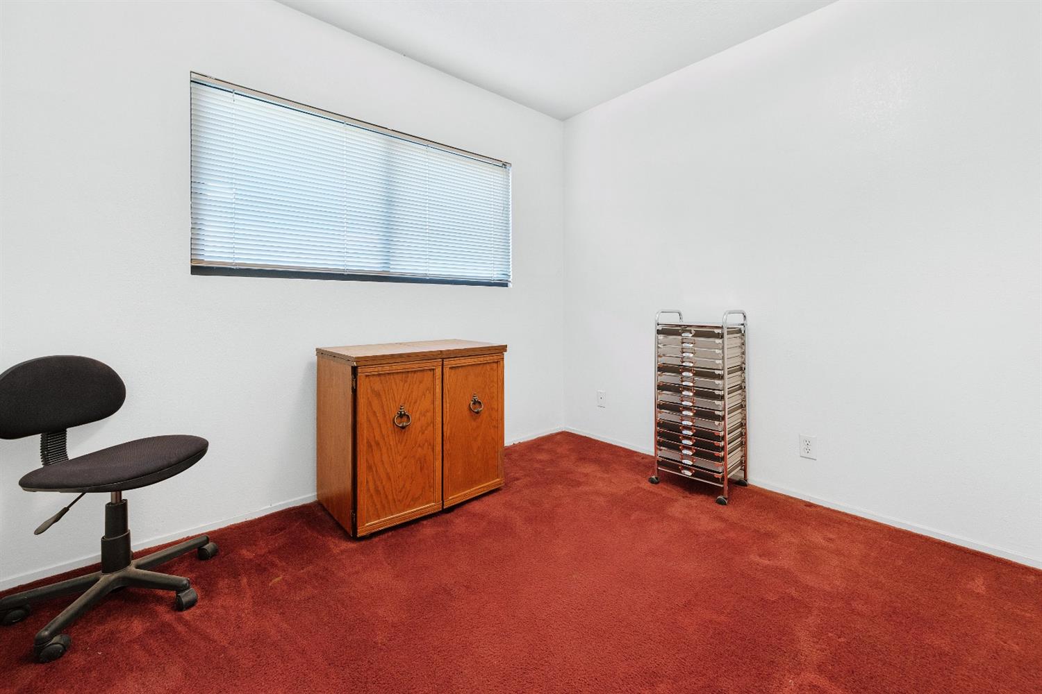 881 West Alamos Avenue Clovis, CA 93612 - Photo 22 of 32