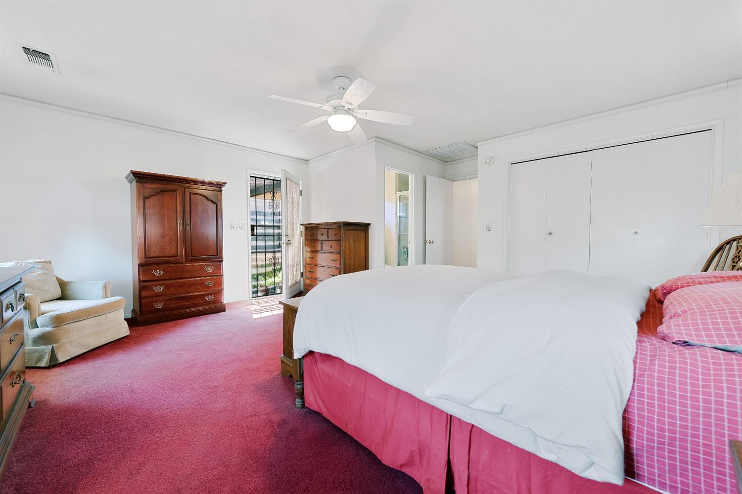 881 West Alamos Avenue Clovis, CA 93612 - Photo 25 of 32