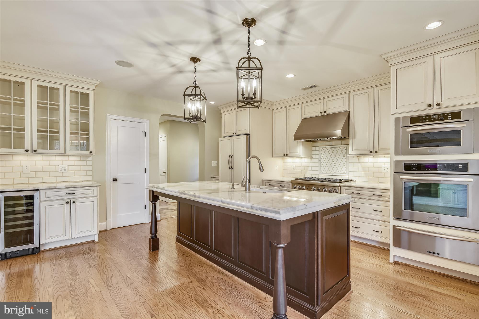 908 West Braddock Road Alexandria, VA 22302 - Photo 12 of 61 Gorgeous Gourmet Kitchen