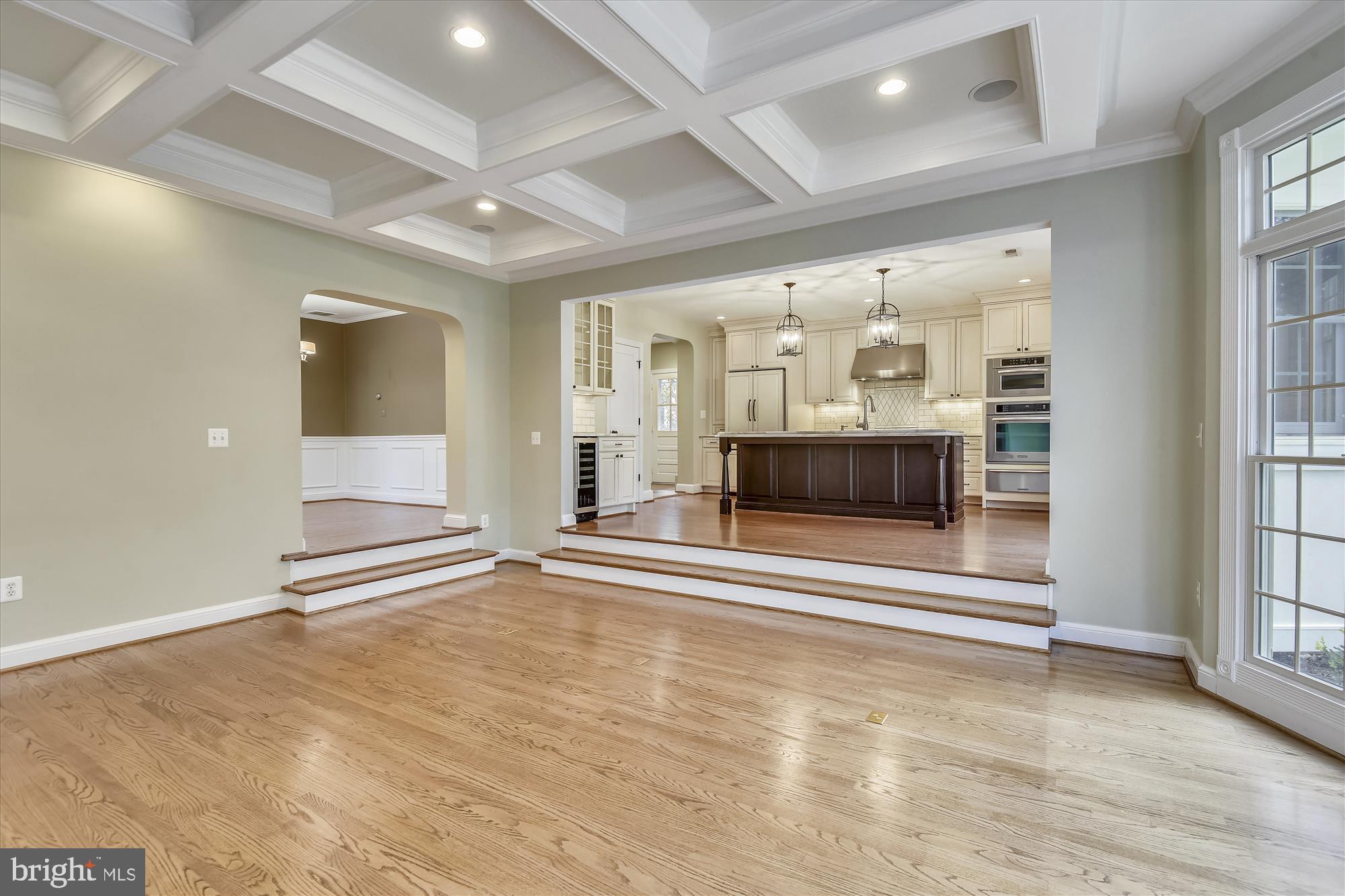908 West Braddock Road Alexandria, VA 22302 - Photo 16 of 61 Family Room/Kitchen