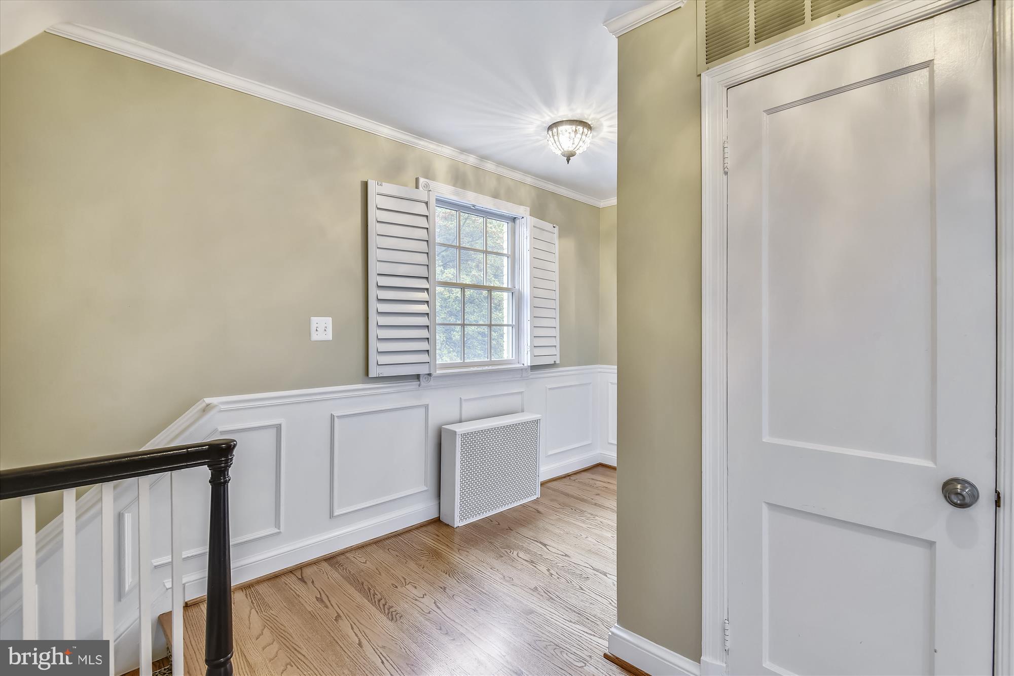 908 West Braddock Road Alexandria, VA 22302 - Photo 21 of 61 Upper Level Hall