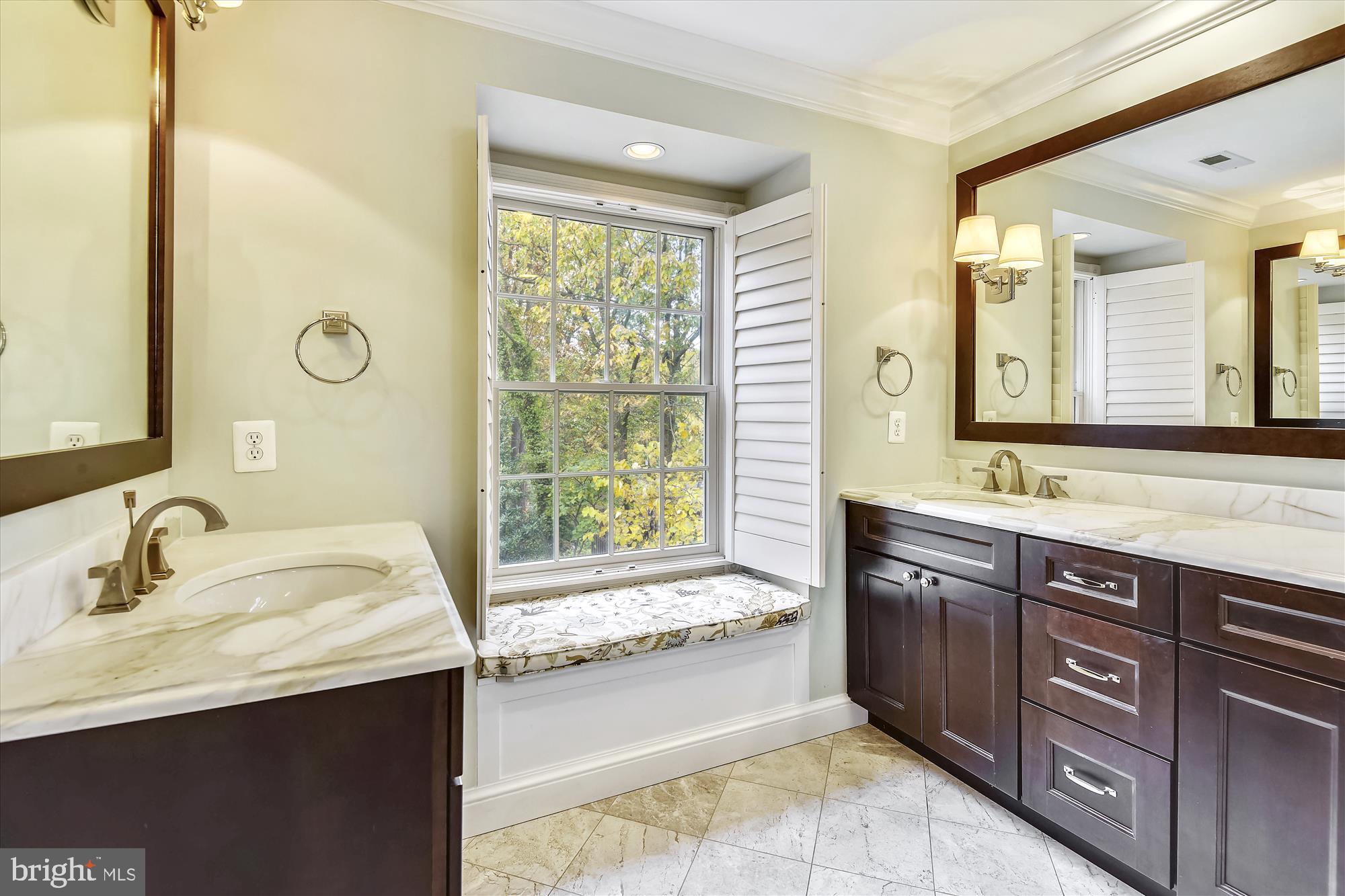 908 West Braddock Road Alexandria, VA 22302 - Photo 25 of 61 Master Bath