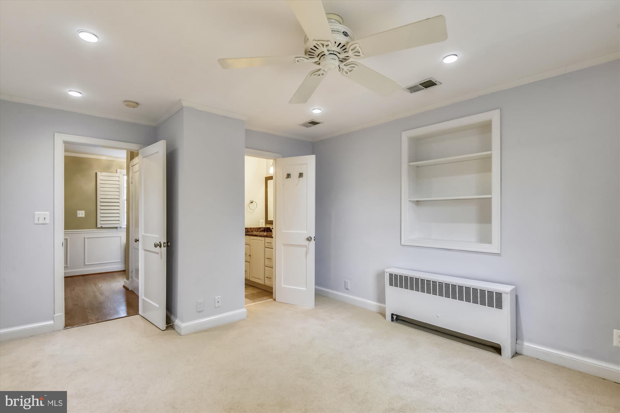 908 West Braddock Road Alexandria, VA 22302 - Photo 29 of 61 En suite Bedroom