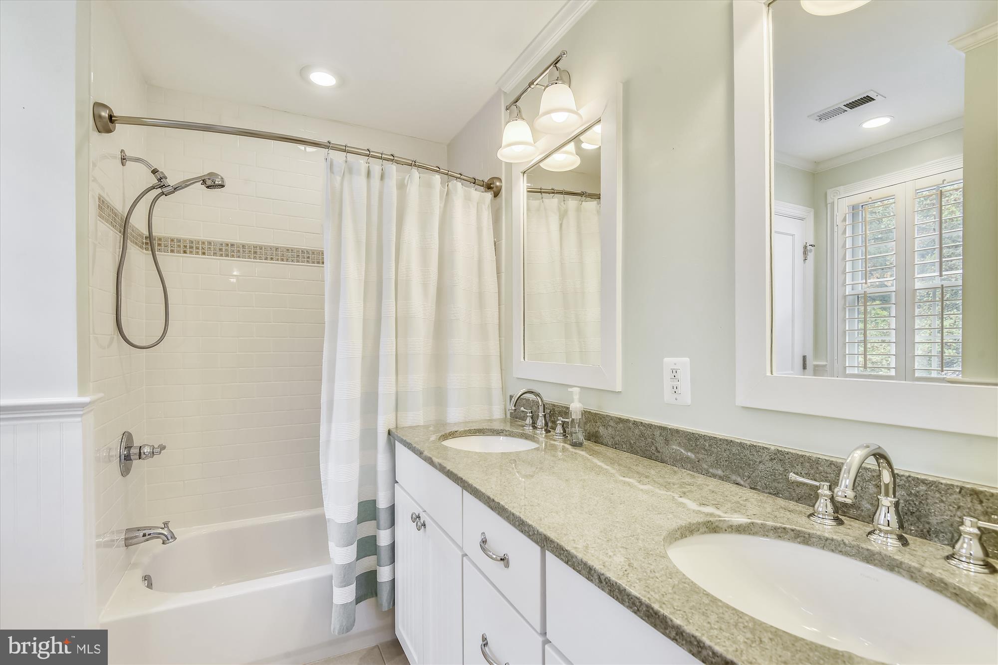 908 West Braddock Road Alexandria, VA 22302 - Photo 37 of 61 Upper Level Bath