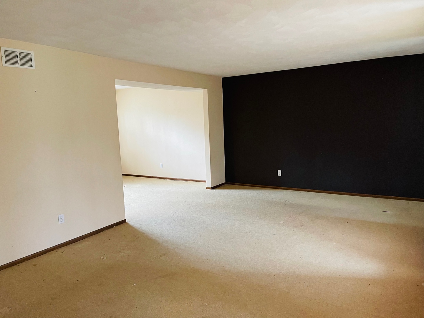 2013 Hickory Street Waukegan, IL 60087 - Photo 9 of 25 a view of an empty room