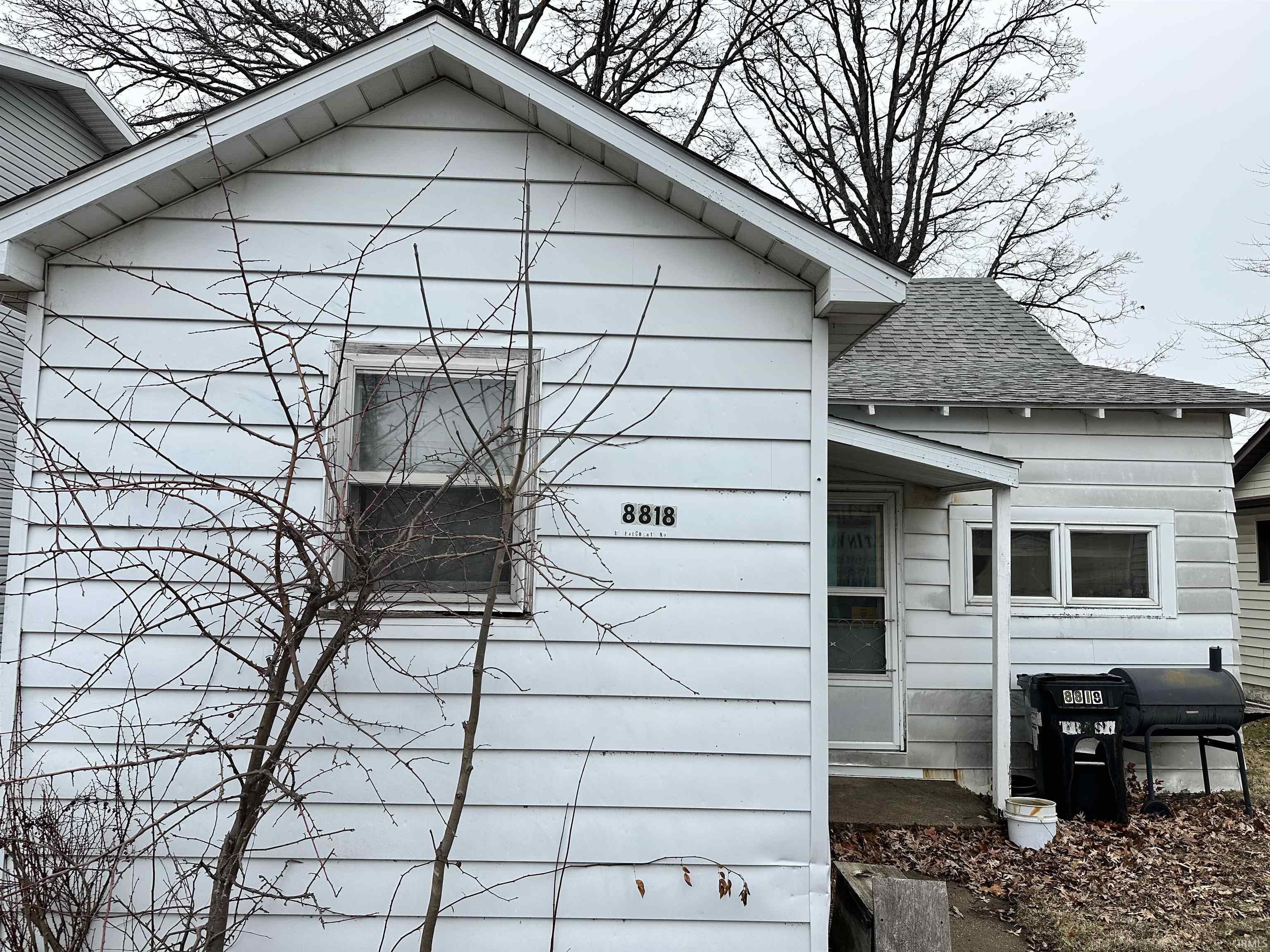 8818 East Hatchery Road Syracuse, IN 46567 - Photo 2 of 4