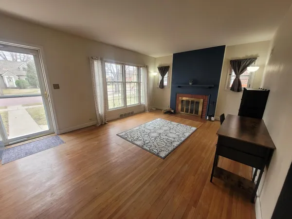 $179,900 | 710 East 5th Street, Redwood Falls, MN 56283