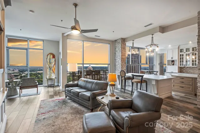 $3,275,000 | 333 West Trade Street, Unit 2704, Charlotte, NC 28202