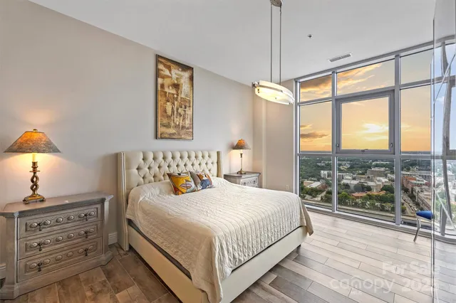 $3,275,000 | 333 West Trade Street, Unit 2704, Charlotte, NC 28202