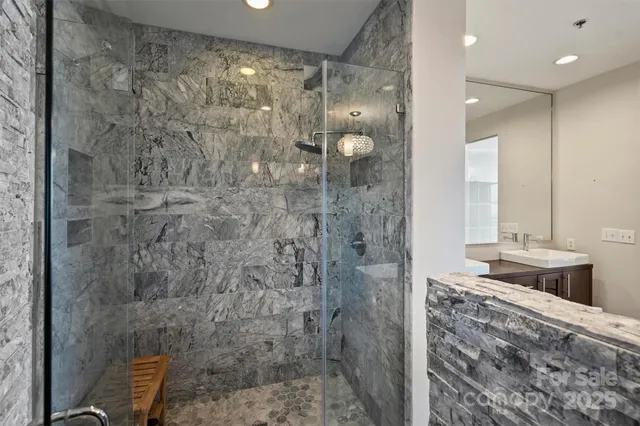 $3,275,000 | 333 West Trade Street, Unit 2704, Charlotte, NC 28202