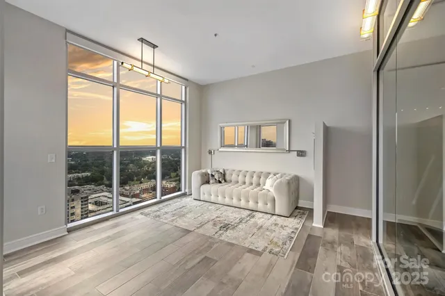 $3,275,000 | 333 West Trade Street, Unit 2704, Charlotte, NC 28202