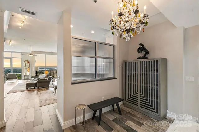 $3,275,000 | 333 West Trade Street, Unit 2704, Charlotte, NC 28202