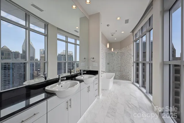 $3,275,000 | 333 West Trade Street, Unit 2704, Charlotte, NC 28202