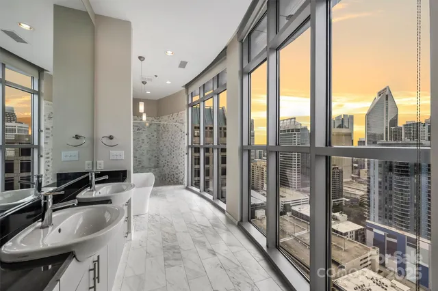 $3,275,000 | 333 West Trade Street, Unit 2704, Charlotte, NC 28202