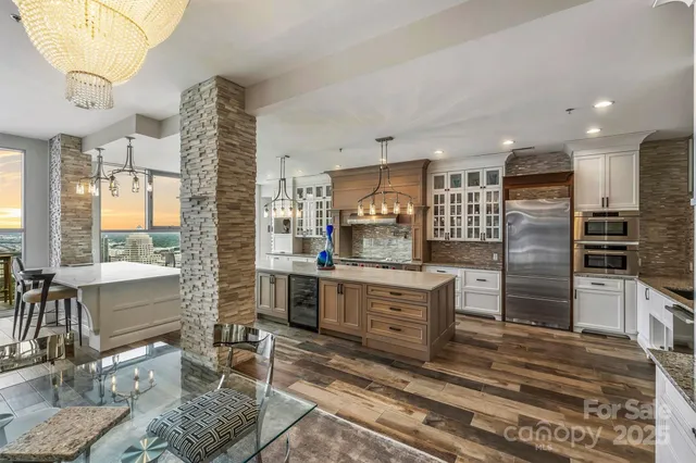 $3,275,000 | 333 West Trade Street, Unit 2704, Charlotte, NC 28202