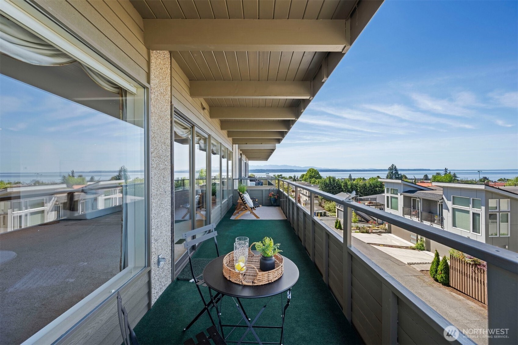 655 Main Street, Unit 305 Edmonds, WA 98020 - Photo 13 of 37