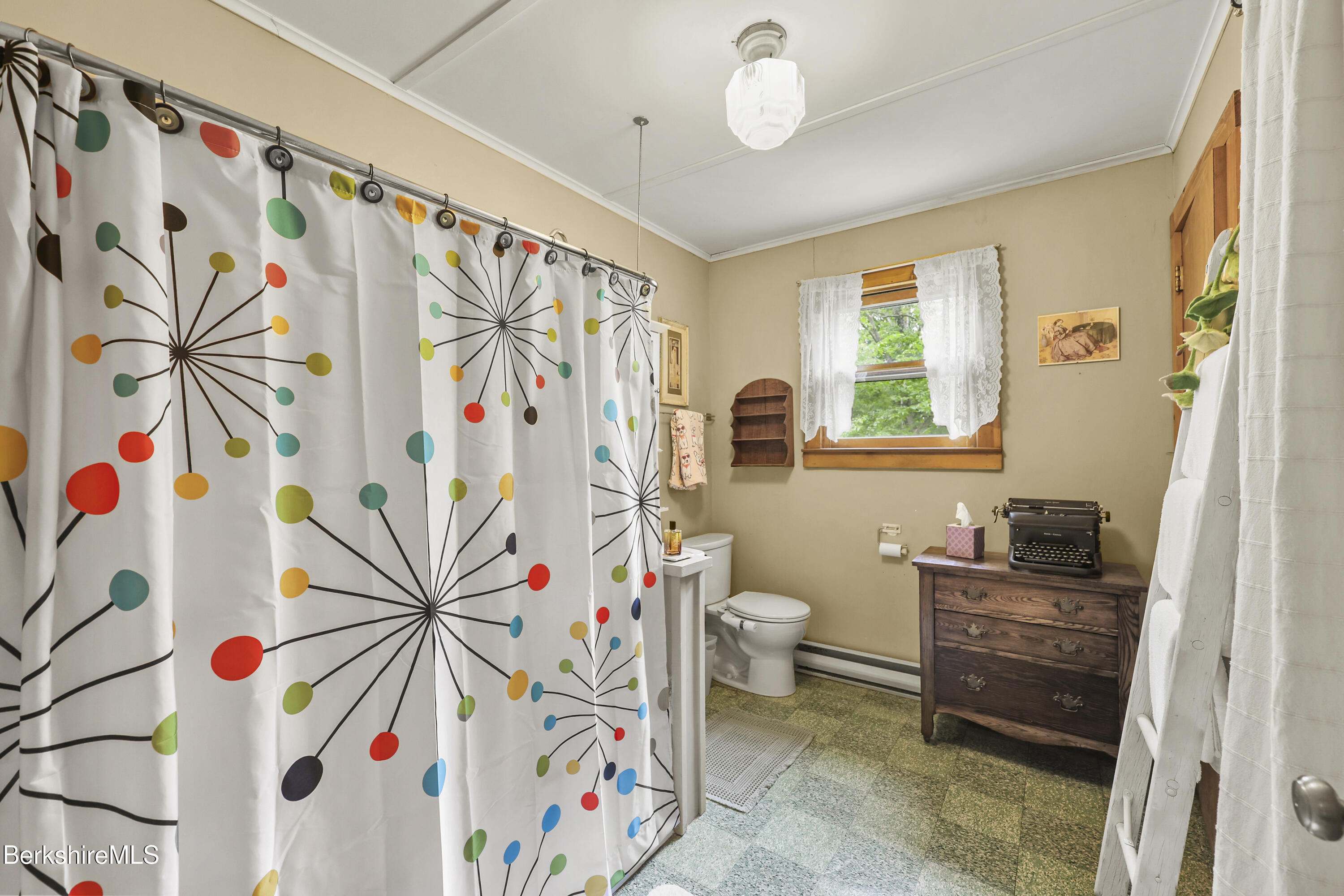 160 Chestnut Road Richmond, MA 01201 - Photo 18 of 40 Bathroom