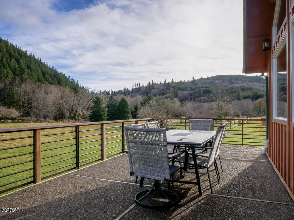 12319 Logsden Road Blodgett, OR 97326 - Photo 58 of 78 Patio