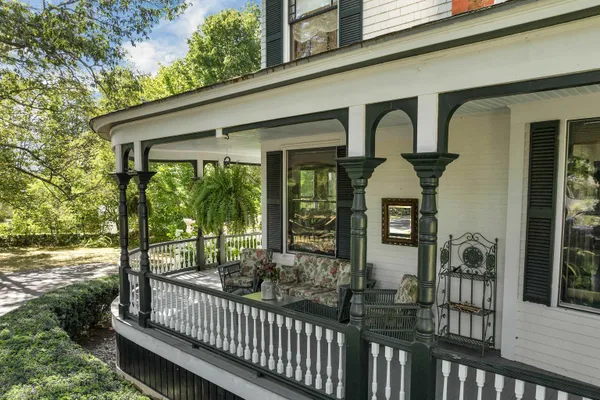 $2,995,000 | 222 North Main Street, Wolfeboro, NH 03894