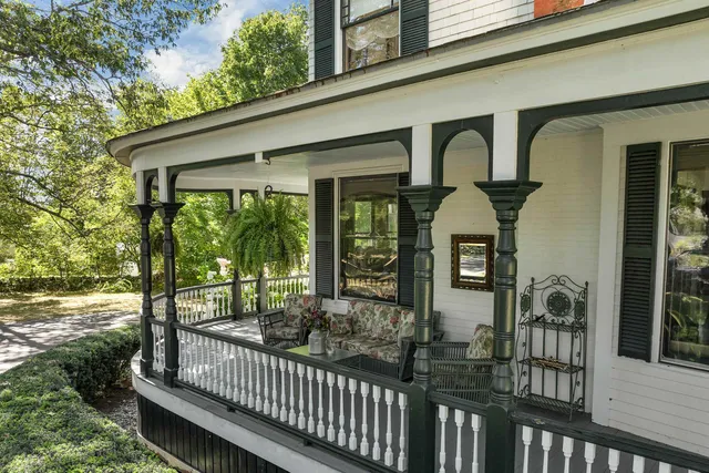 $2,995,000 | 222 North Main Street, Wolfeboro, NH 03894