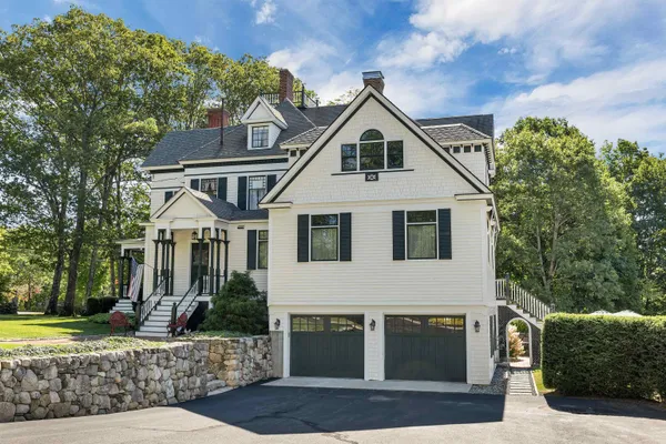 $2,995,000 | 222 North Main Street, Wolfeboro, NH 03894