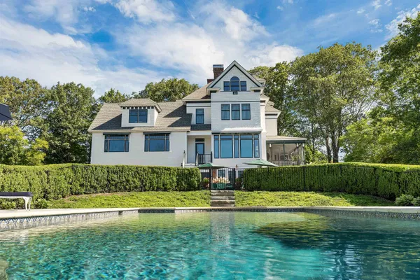 $2,995,000 | 222 North Main Street, Wolfeboro, NH 03894