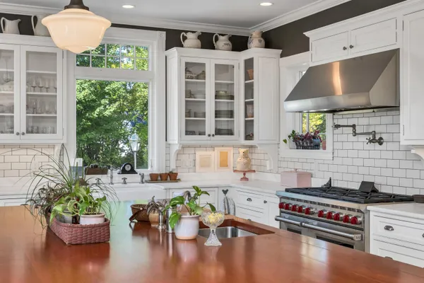 $2,995,000 | 222 North Main Street, Wolfeboro, NH 03894