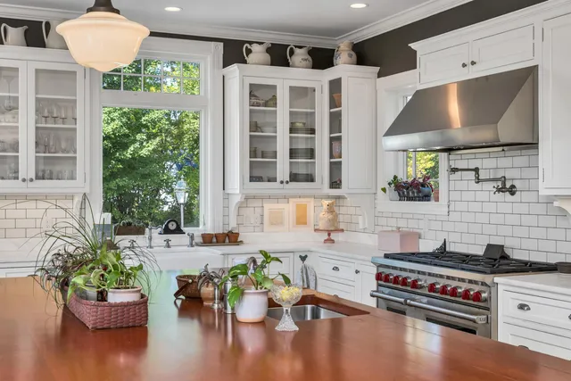 $2,995,000 | 222 North Main Street, Wolfeboro, NH 03894