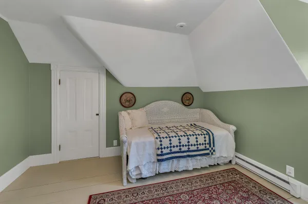 $2,995,000 | 222 North Main Street, Wolfeboro, NH 03894