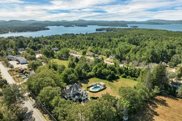 $2,995,000 | 222 North Main Street, Wolfeboro, NH 03894