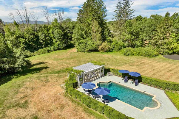 $2,995,000 | 222 North Main Street, Wolfeboro, NH 03894