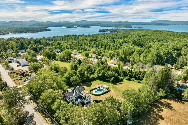 $2,995,000 | 222 North Main Street, Wolfeboro, NH 03894