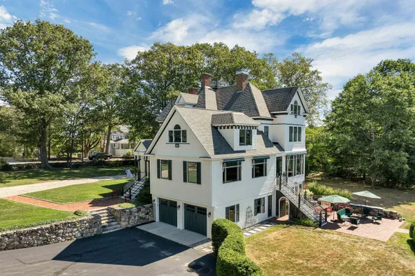 $2,995,000 | 222 North Main Street, Wolfeboro, NH 03894