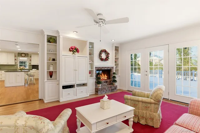 $2,325,000 | 55 Titus Lane, Cold Spring Harbor, NY 11724