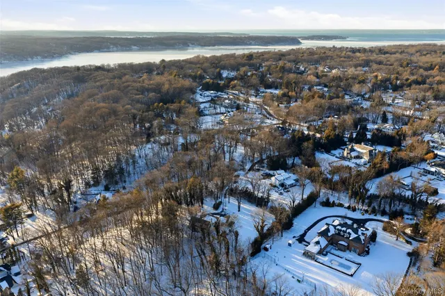 $2,325,000 | 55 Titus Lane, Cold Spring Harbor, NY 11724
