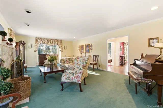 $2,325,000 | 55 Titus Lane, Cold Spring Harbor, NY 11724