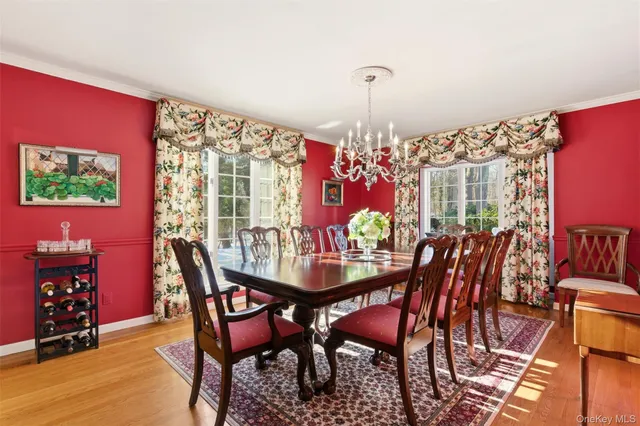 $2,325,000 | 55 Titus Lane, Cold Spring Harbor, NY 11724