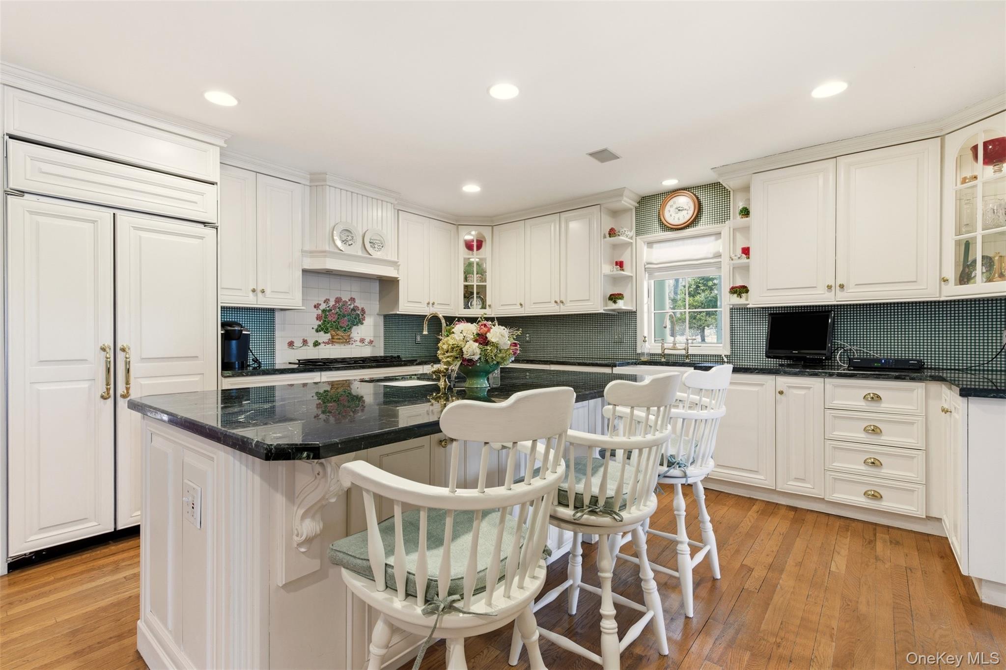 55 Titus Lane Cold Spring Harbor, NY 11724 - Photo 8 of 29 Eat-in kitchen with generously sized island