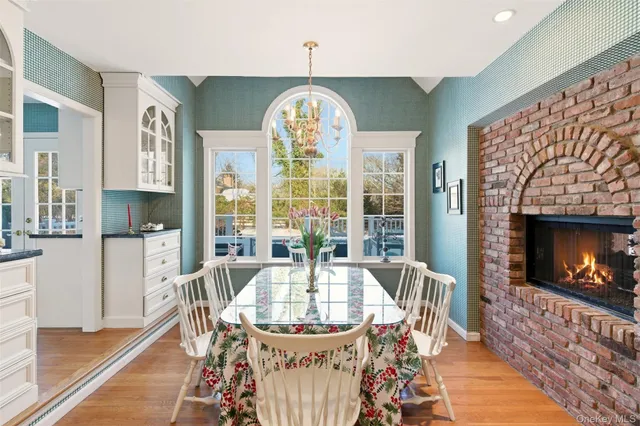 $2,325,000 | 55 Titus Lane, Cold Spring Harbor, NY 11724