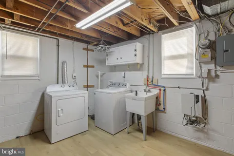 $324,900 | 912 Wilton Drive, Baltimore, MD 21227