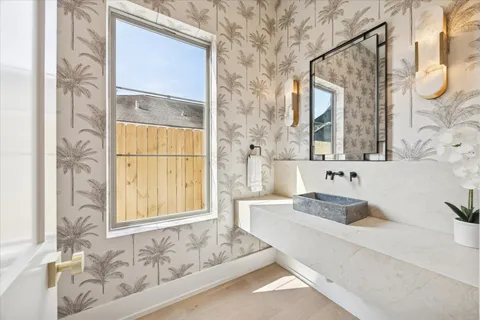 $1,599,000 | 710 East 18th Street, Houston, TX 77008