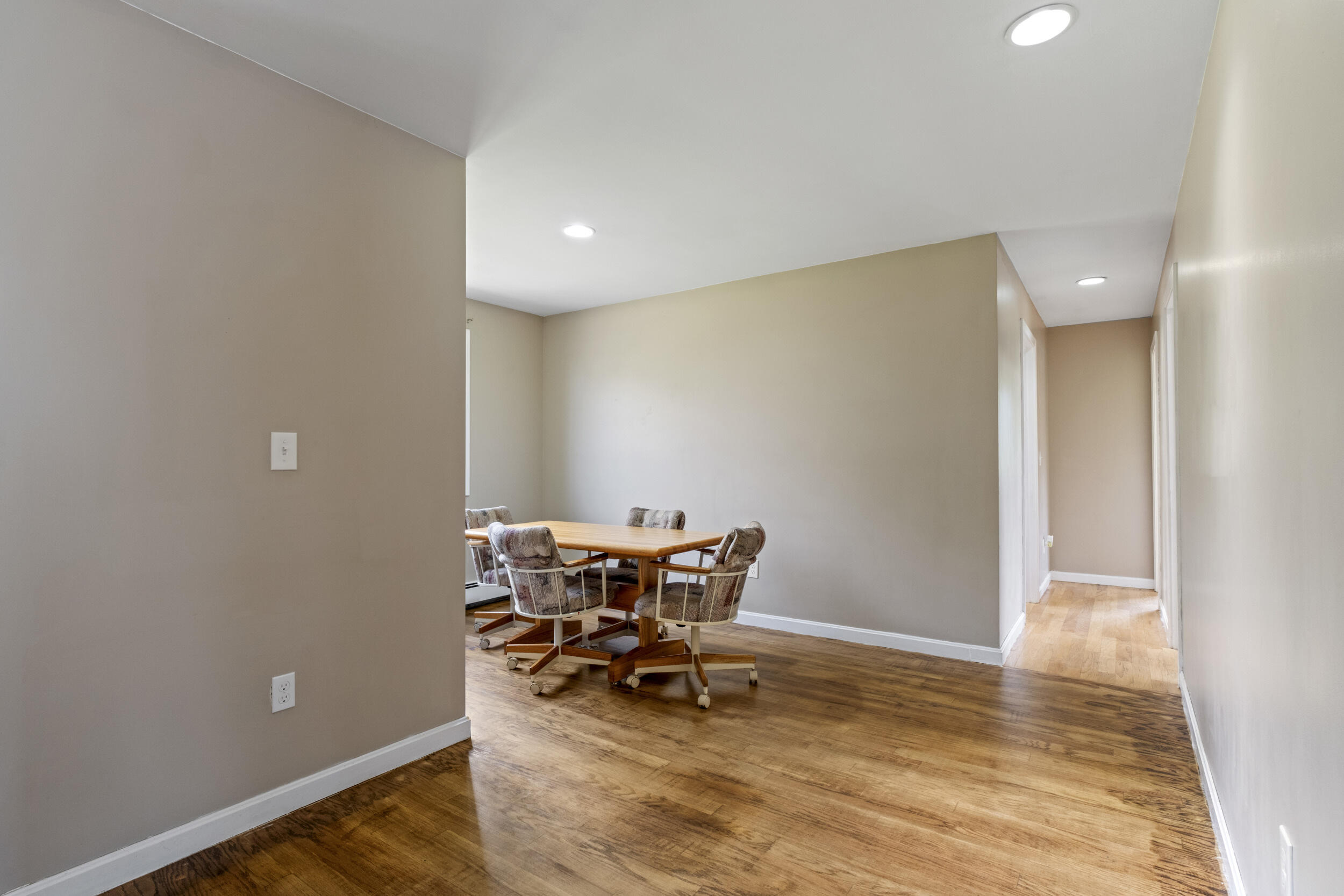 446 Eastern Avenue Augusta, ME 04330 - Photo 16 of 45 446_eastern_ave-interior-15