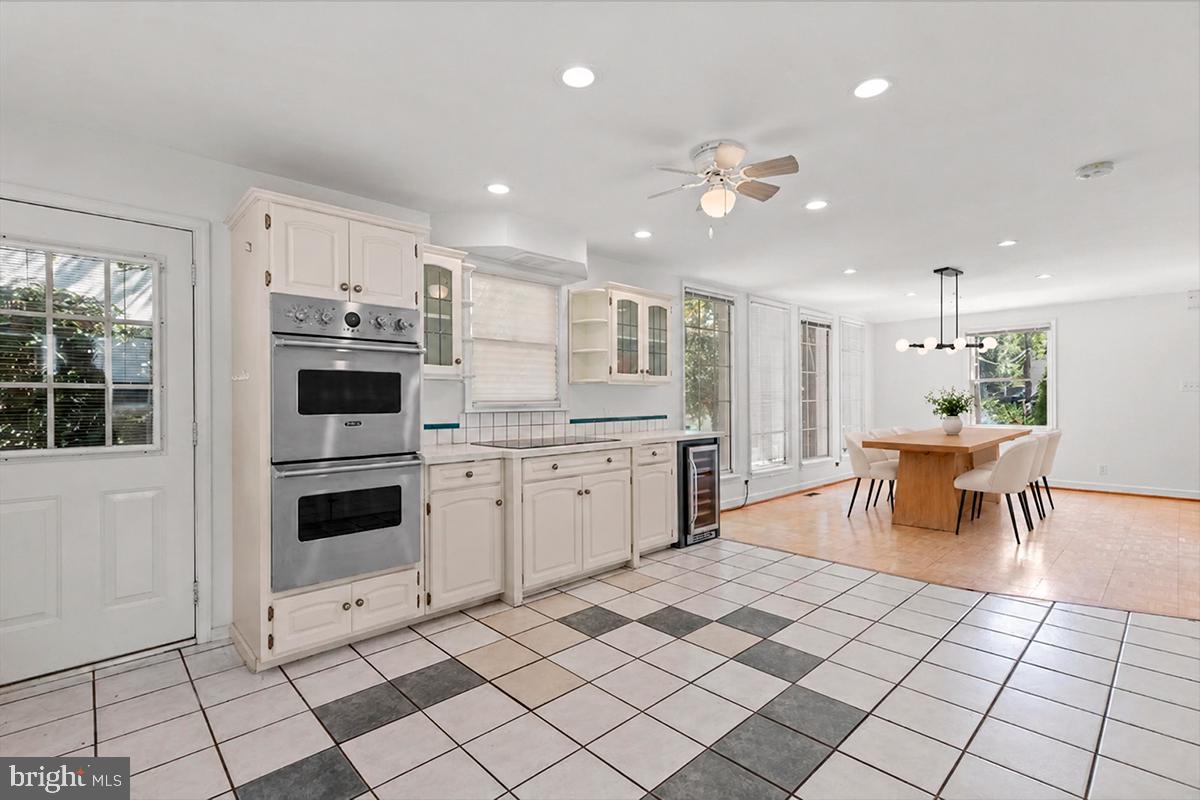 6023 Walhonding Road Bethesda, MD 20816 - Photo 7 of 33