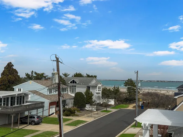 a picture of city view