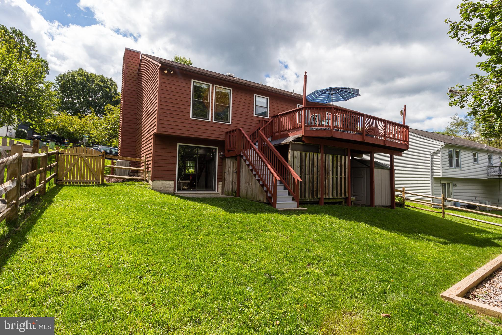 6651 East Lakeridge Road New Market, MD 21774 - Photo 16 of 19 Exterior (Rear)