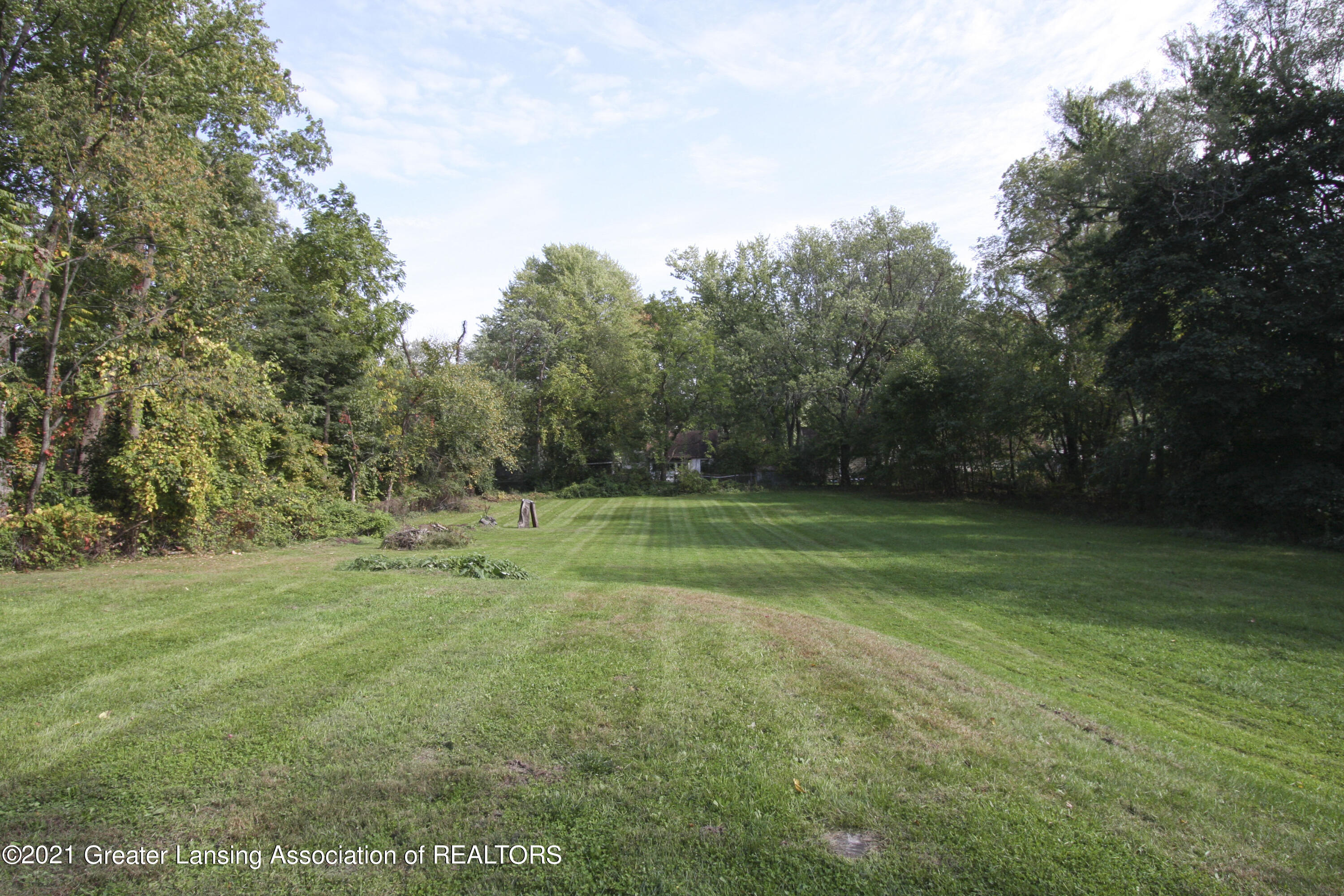 6131 Rosedale Road Lansing, MI 48911 - Photo 26 of 34 Yard