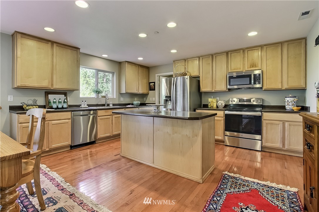 3145 Walker Road DuPont, WA 98327 - Photo 7 of 28